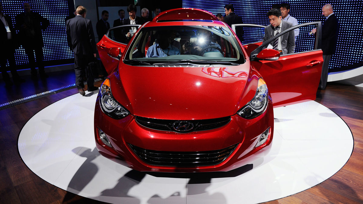Hyundai triệu hồi hơn 200.000 chiếc Elantra